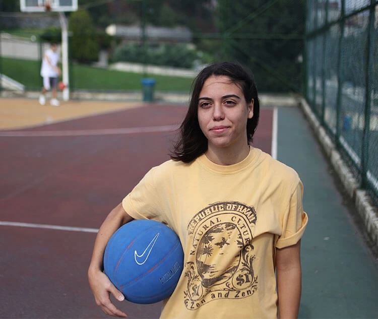 Ayşe Naz Baykal has type 1 diabetes and lives in Turkey.